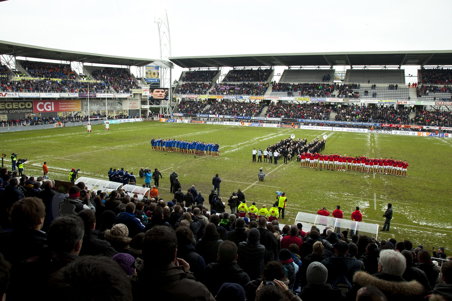 Les hymnes au stade Marcel Michelin (2013)